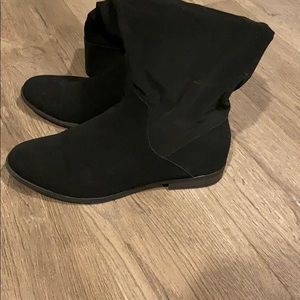 Wide width. Large calf Suede Boots